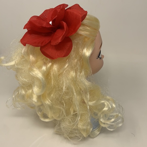 Red rose 🌹 Halloween hair clip creepy hand bones - Picture 7 of 16